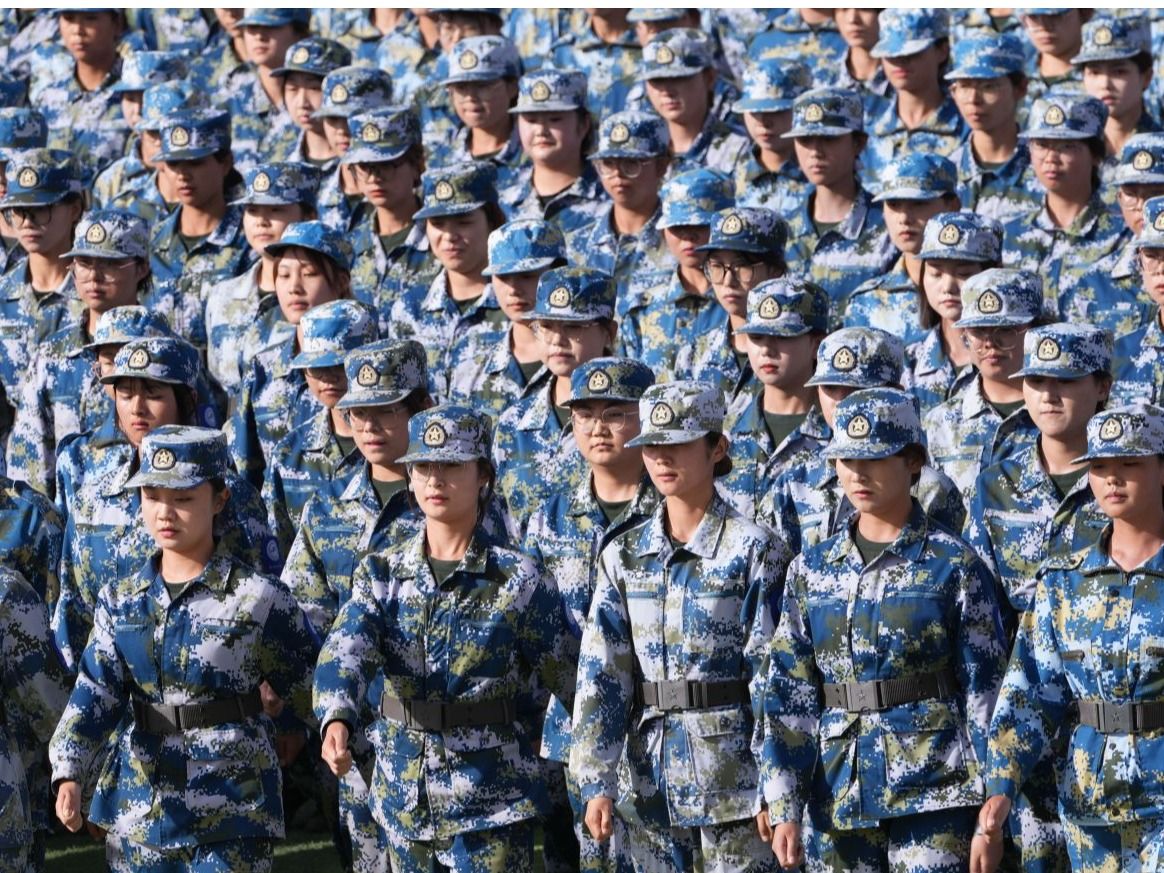 续写荣光致青春 意气风发启新程  --bat365在线中国登录入口举行2023年学生国防教育暨军事技能训练总...