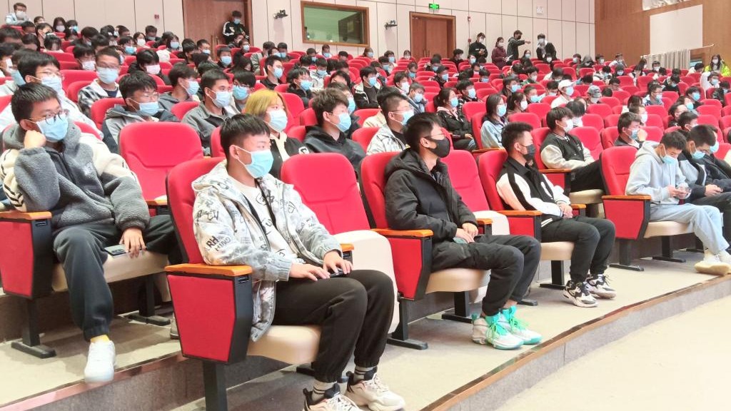 bat365在线中国登录入口电气与电子工程学院举行2023届毕业生动员大会