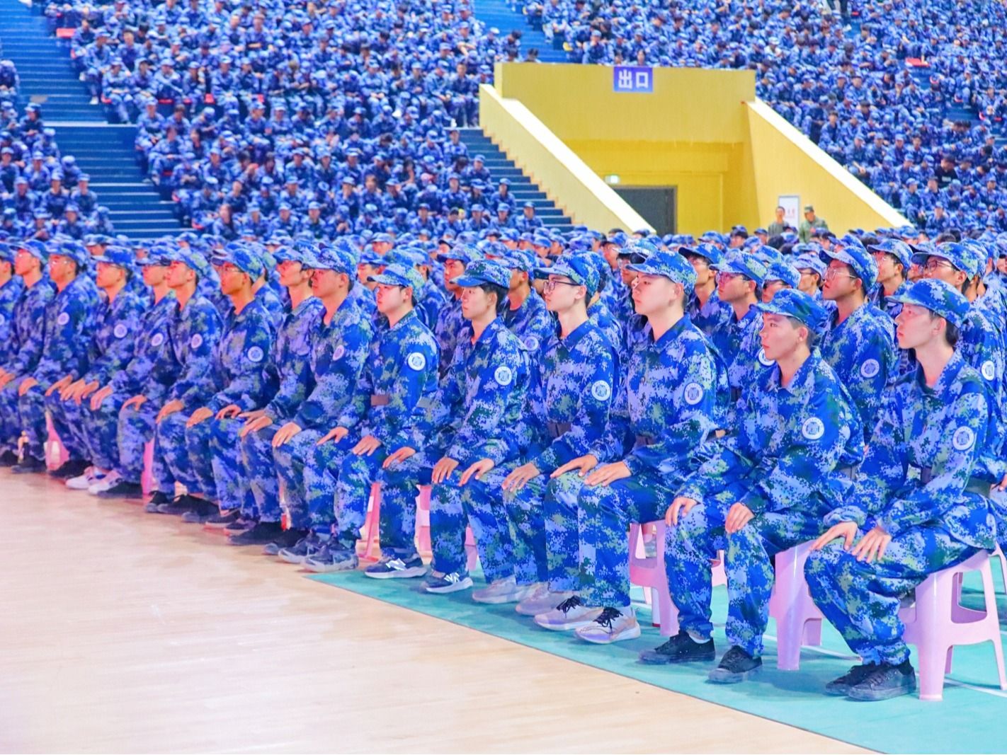 bat365在线中国登录入口组织师生收看2024年《开学第一课》