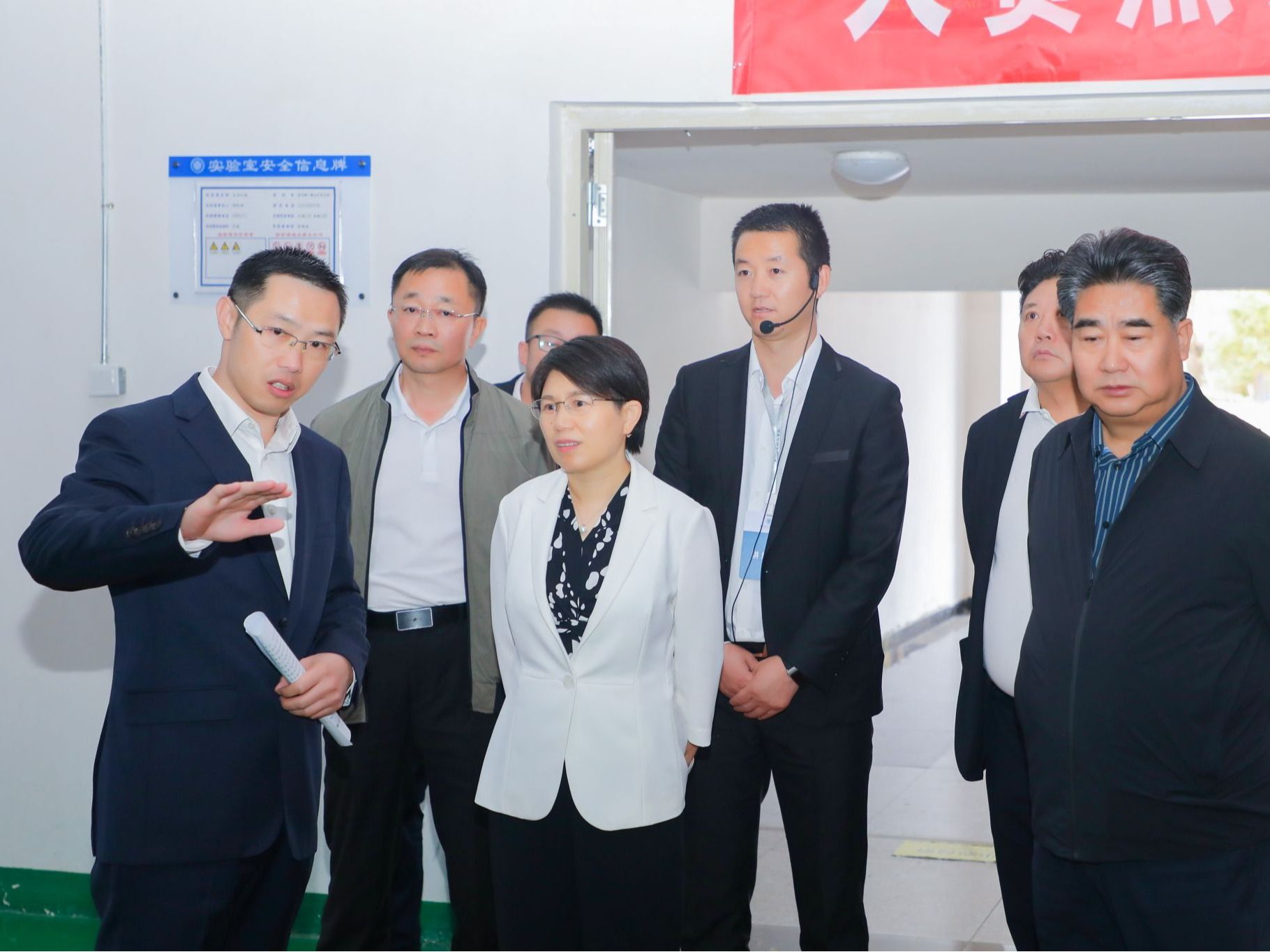 浙甘民进企业家联谊会代表团深入bat365在线中国登录入口考察座谈