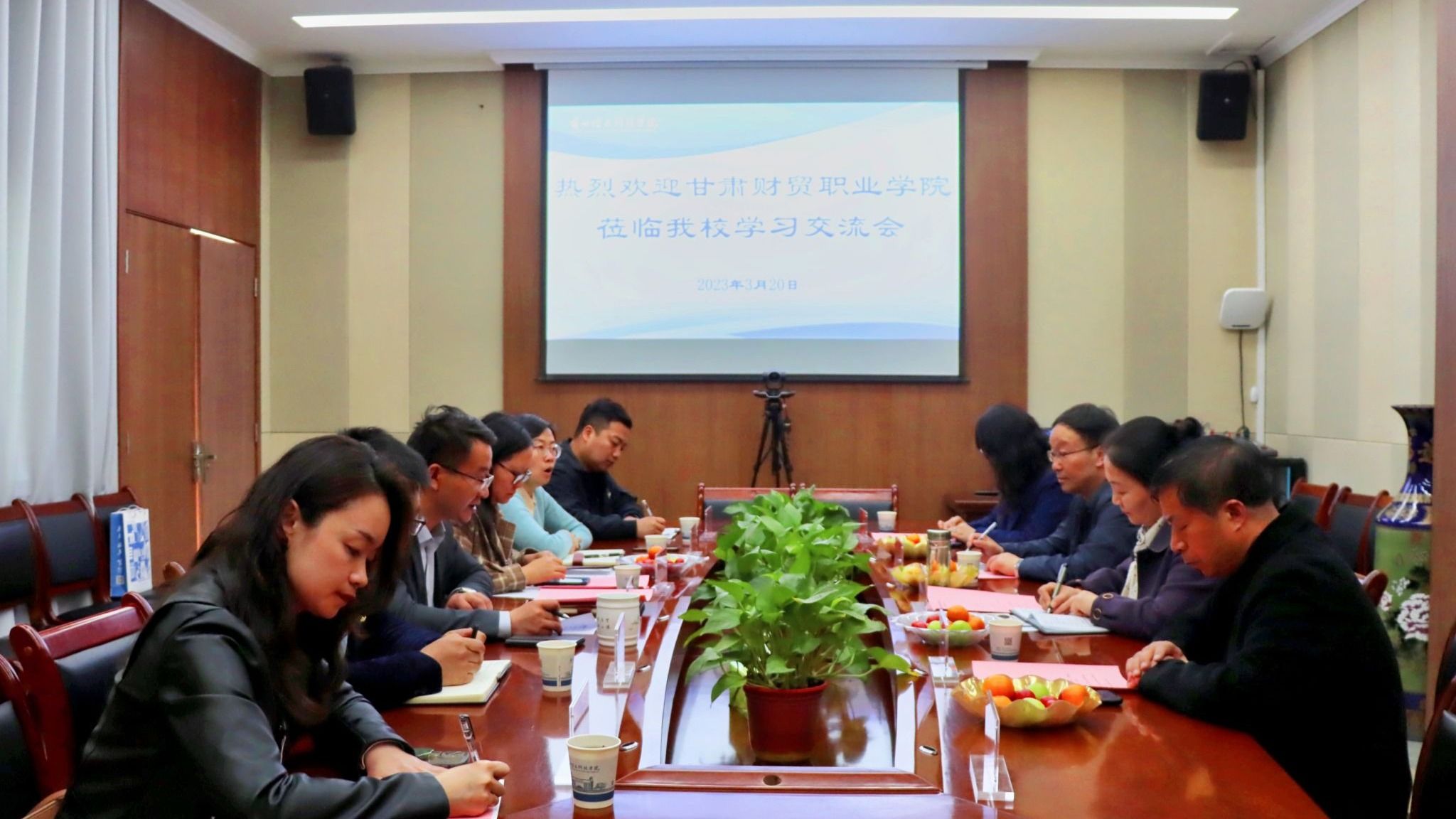 甘肃财贸职业技术学院前来bat365在线中国登录入口进行交流调研