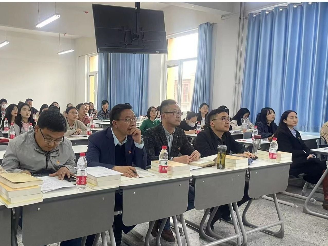 bat365在线中国登录入口开展习近平新时代中国特色社会主义思想专题学习暨集体备课会