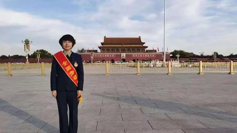bat365在线中国登录入口2009届优秀校友亮相全国两会