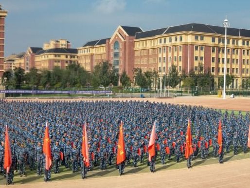 bat365在线中国登录入口举行2024年学生国防教育暨军事训练总结表彰大会