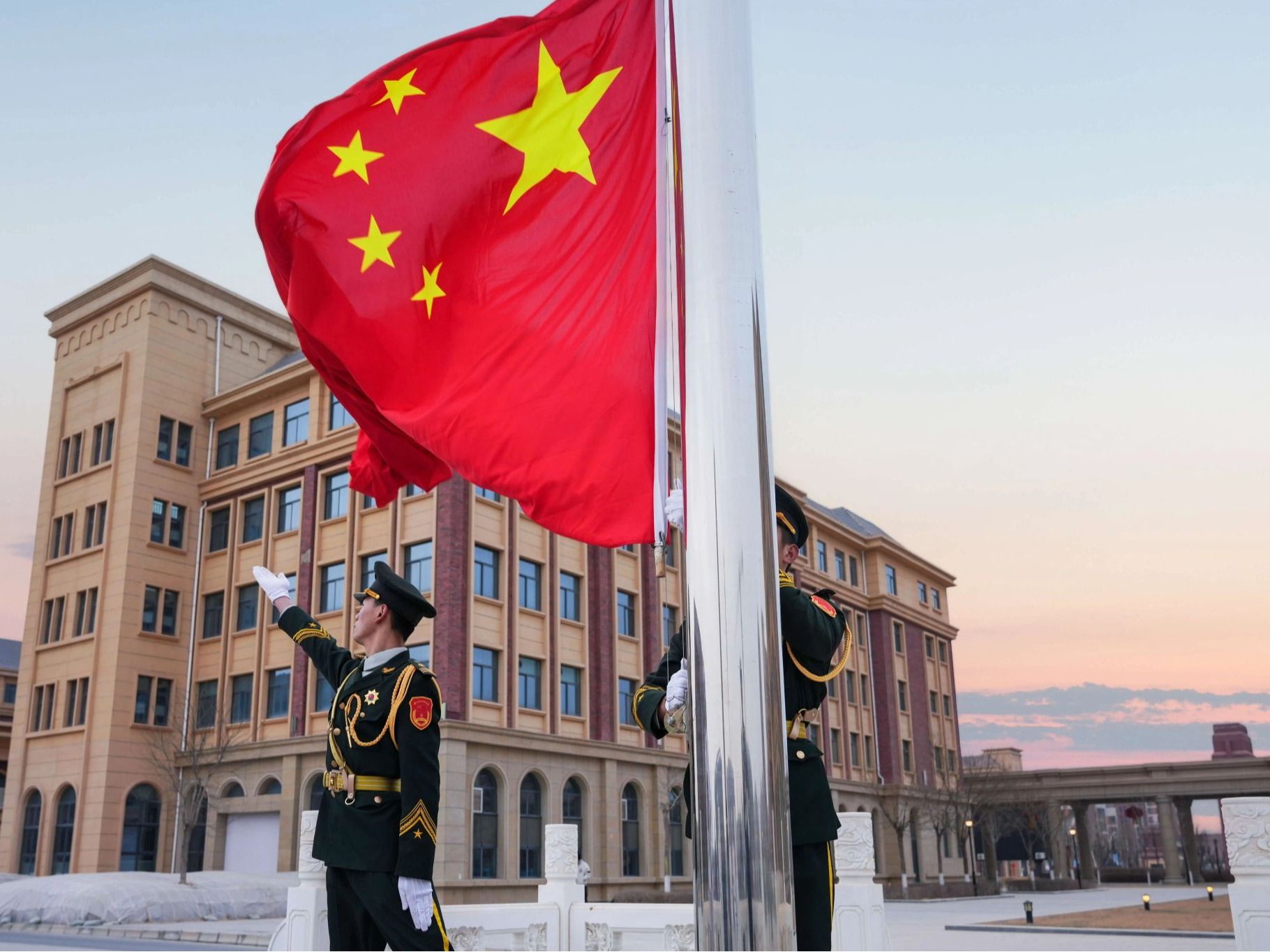 春启新程逐梦远 旗映初心铸强国——bat365在线中国登录入口举行2026年春季学期开学升旗仪式暨爱国主...