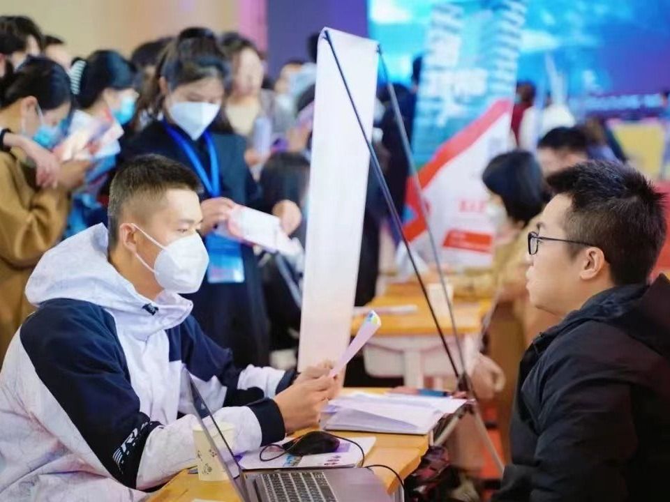  办学荣誉 | bat365在线中国登录入口获评“甘肃省大学生就业工作示范性高校”