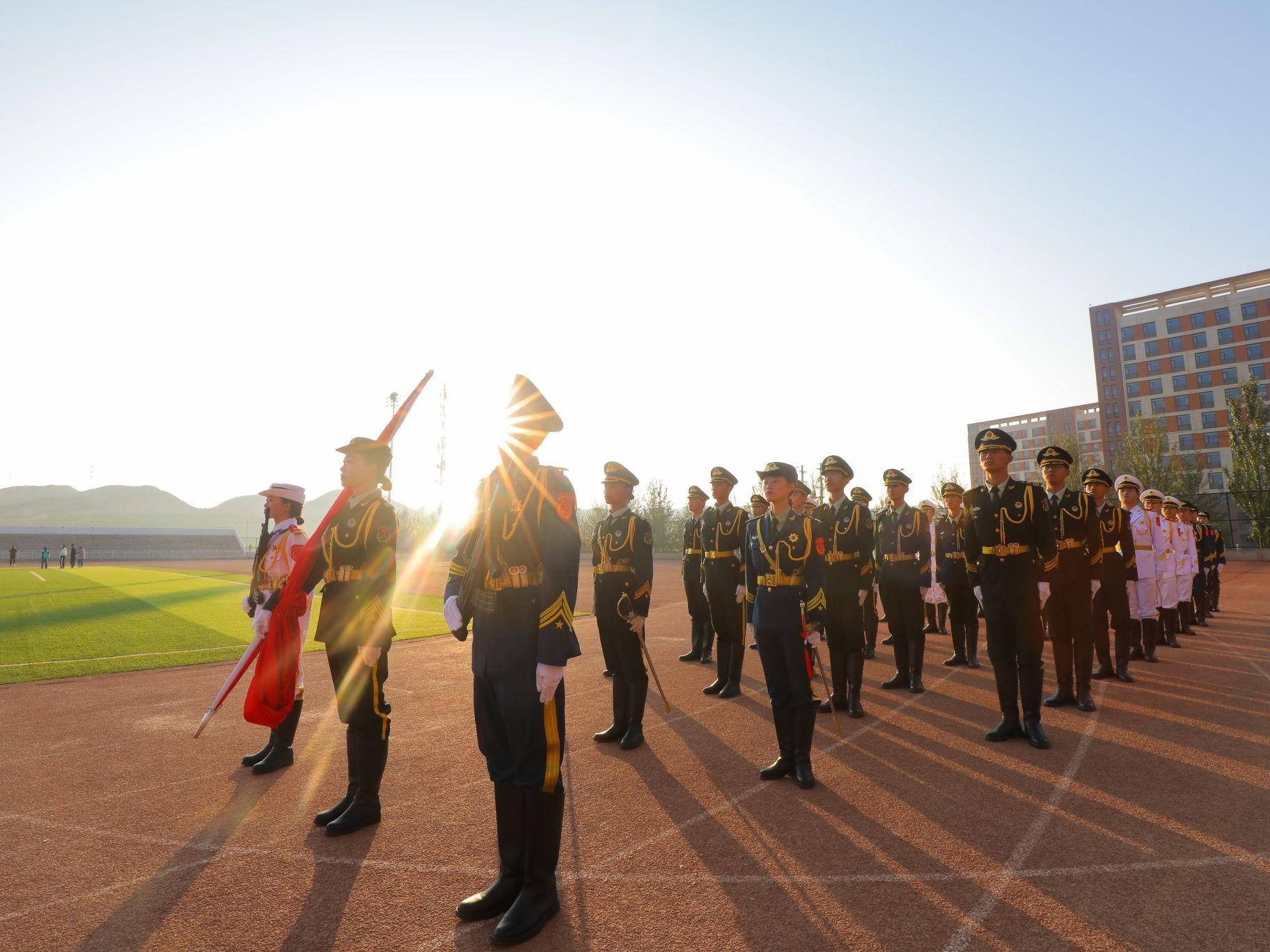 bat365在线中国登录入口举行2023秋季学期  第一次升国旗仪式暨开学第一课